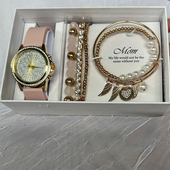 Pink & Gold Watch & Jewlery Bracelets Gift Set For Mom Mothers Day Gift NIB - Picture 1 of 13